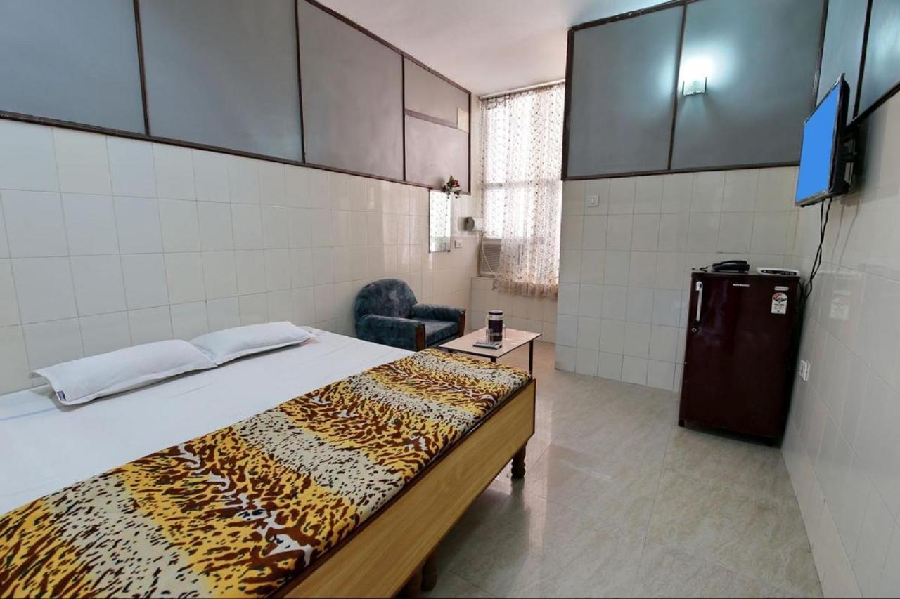 Staywell Hotel Pathānkot Exteriér fotografie