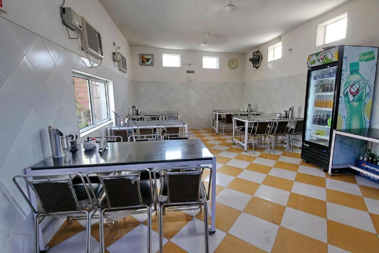 Staywell Hotel Pathānkot Exteriér fotografie